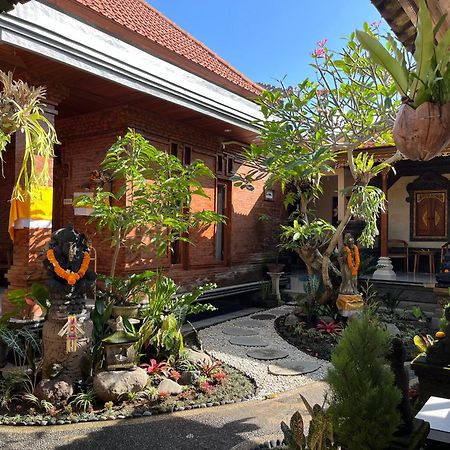 ウブドAnanda Houseアパートメント エクステリア 写真